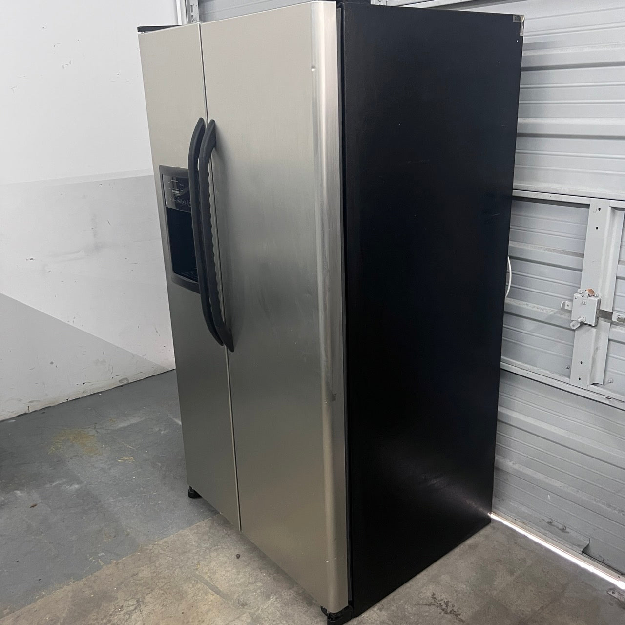 GE Stainless Steel Refrigerator GE Stainless Steel Refrigerator